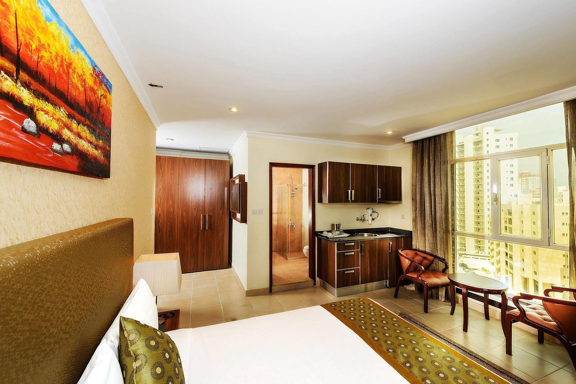 Bravo Royal Hotel Suites Kuwait City Exterior foto